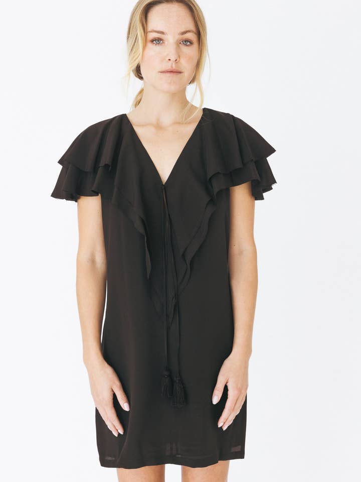 Mini-robe noire à volants pour la vente par ANT WOMAN COLLECTION