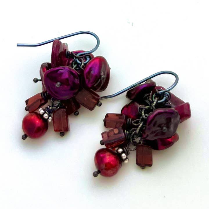Boucles d'oreilles en pierres précieuses à la grenade pour la vente par Andrea Savar Creations