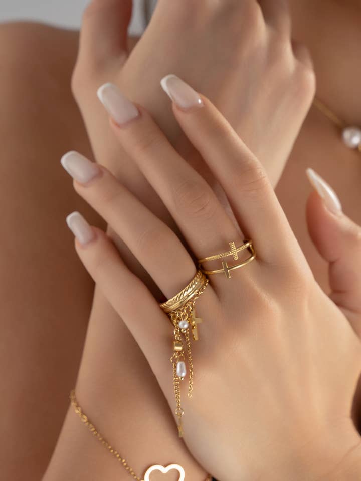 Anillo Cruz Dorada – Diseño Gráfico en Acero Inoxidable para venta al por mayor de COSMOS