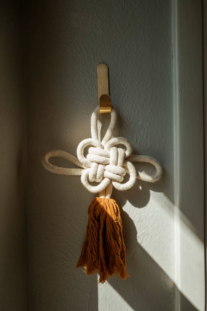 Freeleaf - Wholesale Decorative Tassel/Wall Drop - The Unity Knot2