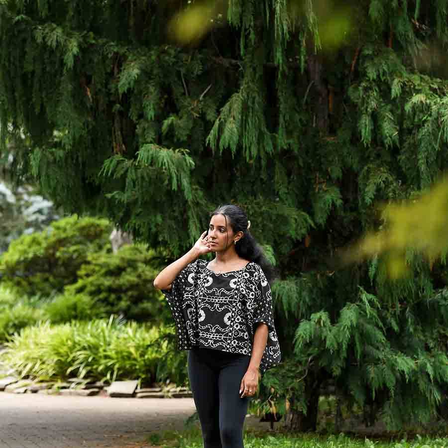 Ichcha - Wholesale Blouse - Women's - Lightweight Travel Friendly Crop Top for Women | Black Lux4