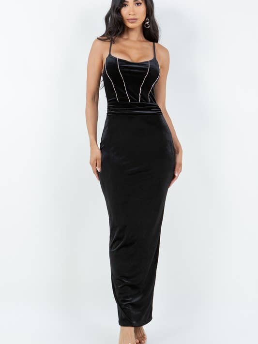 Robe longue avec détails en strass pour la vente par Belita Collection