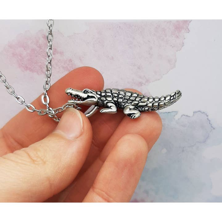 The Sparkling Pebble - Venta al por mayor Collares con colgantes/abalorios - Colgante de cocodrilo