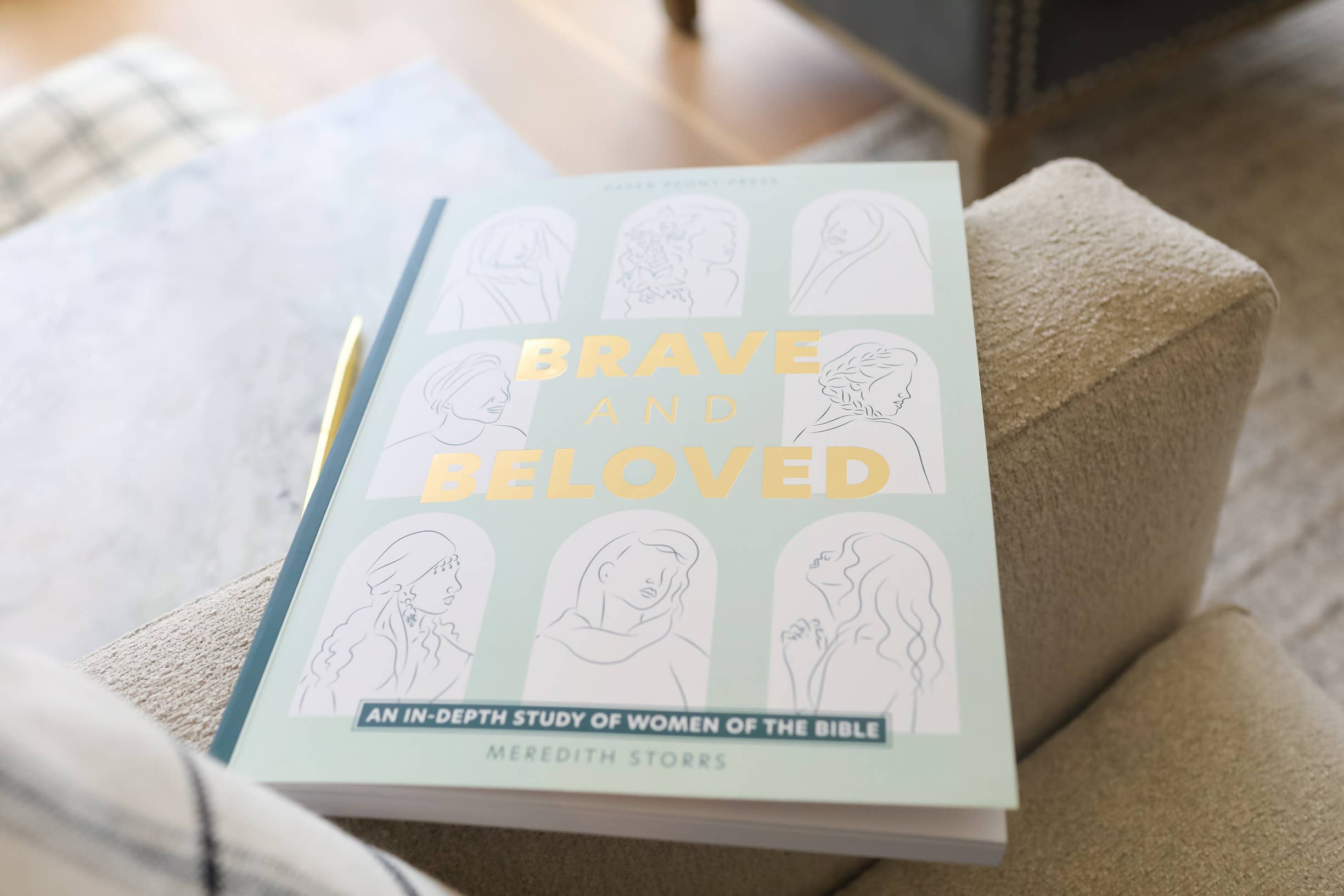 Paper Peony Press - Wholesale Religion - Brave and Beloved: A Bible Study Exploring the Wisdom and Di1