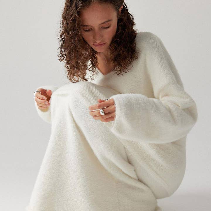 Marayn - Wholesale Top & Skirt Set - Women's - Chic European Knit VNeck Sweater Skirt Set14