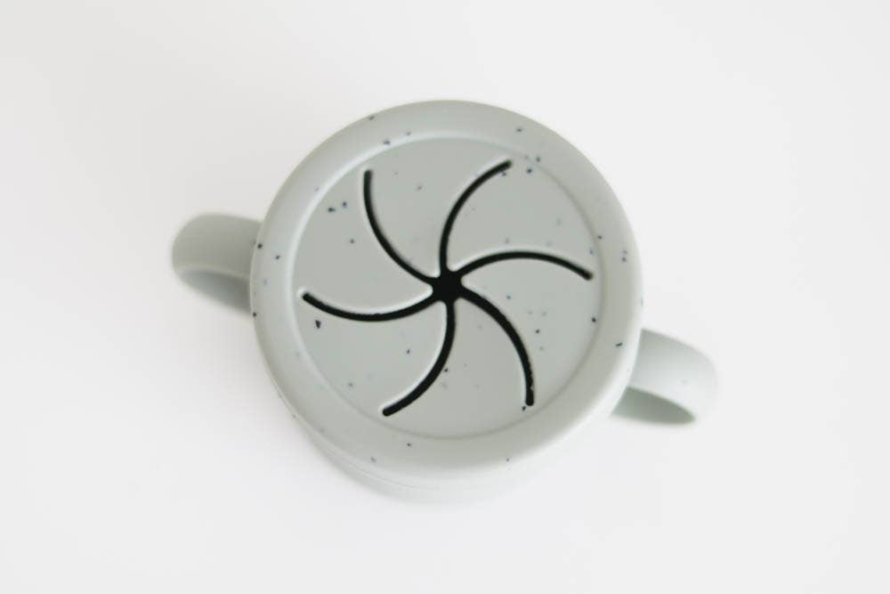 The Saturday Baby - Vente Boîte à goûter - Enfant et bébé - Gobelet à snack en silicone The Saturday Baby46