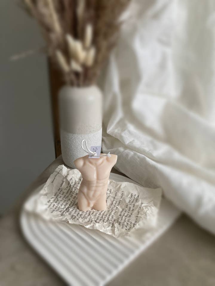 Eros Body Candle for wholesale by Suri & Co.Ch