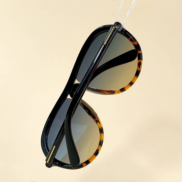 ACCITY - Wholesale Sunglasses - Women's - T-SHAPED SUNGLASSES RETRO LARGE FRAME SUNGLASSES_CWASG0257
