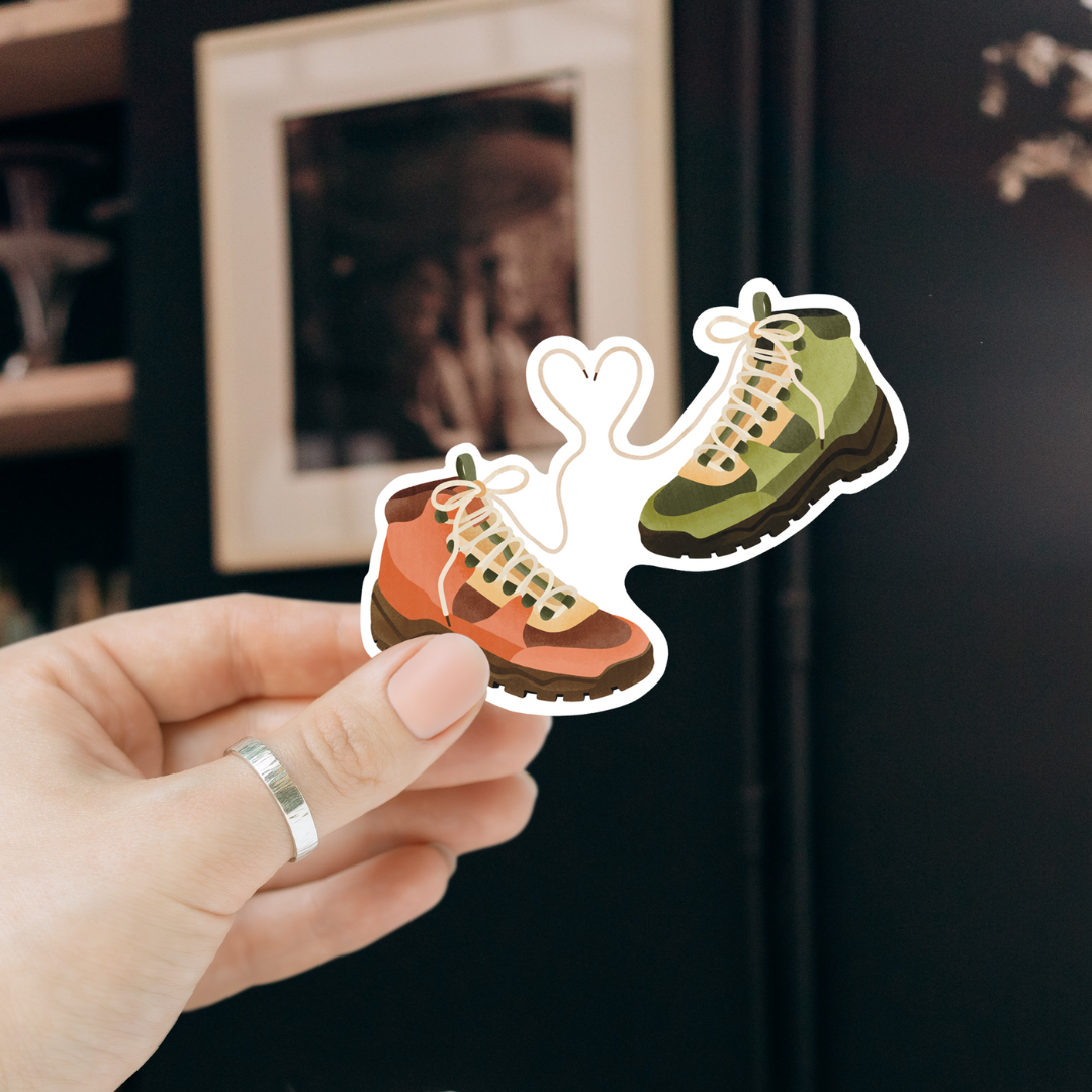 Tilda&Theo - Vente Autocollant - Autocollant vinyle chaussures de randonnée amour - autocollant couple randonneurs0