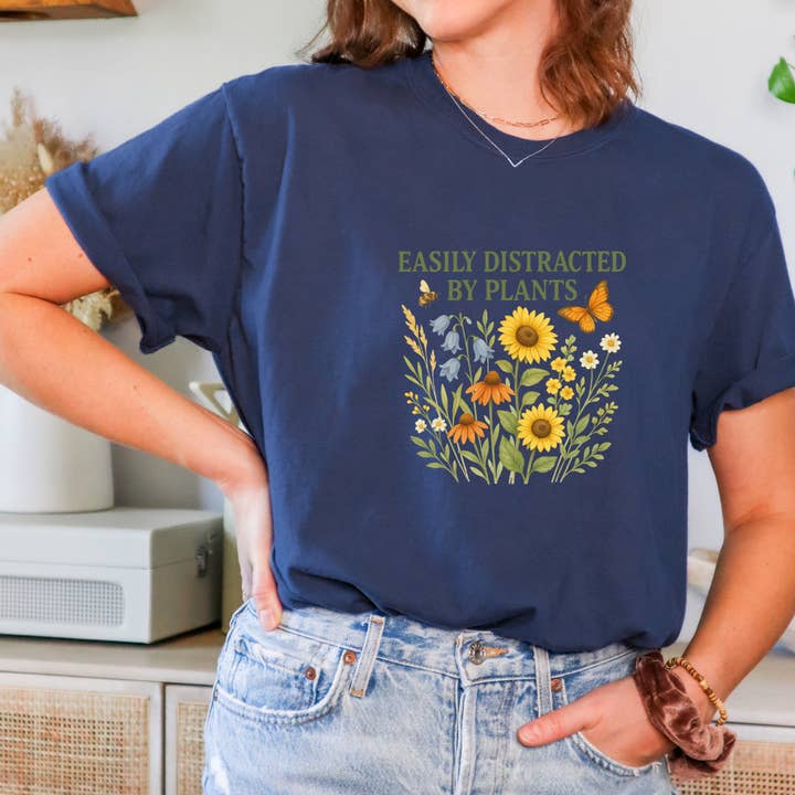 La Bella Rose Boutique - Vente T-shirt sérigraphié – femme - T-shirt facilement distrait par les plantes, tee-shirt drôle de jardinier2