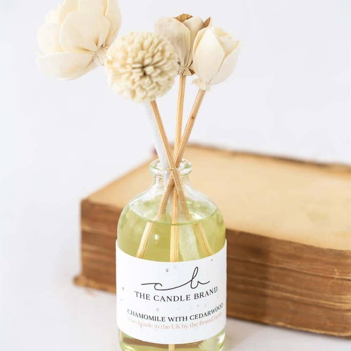 Chamomile with Cedarwood Flower Diffuser for wholesale by The Candle Brand Ltd