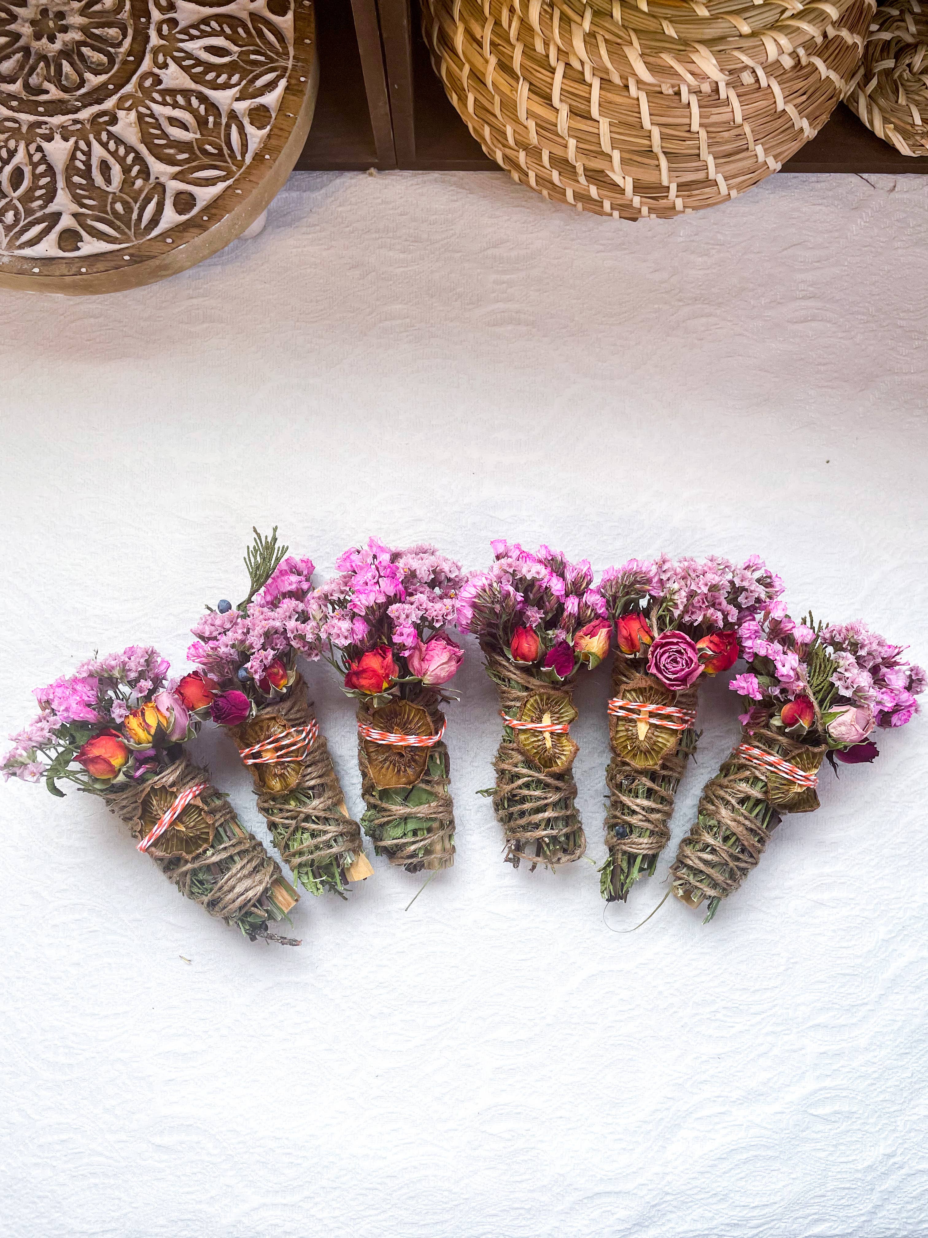 CharlieHaze - Wholesale Sage Bundle - Kiwi, Mint, Palo Santo and Cedar Spring Smudge Stick15