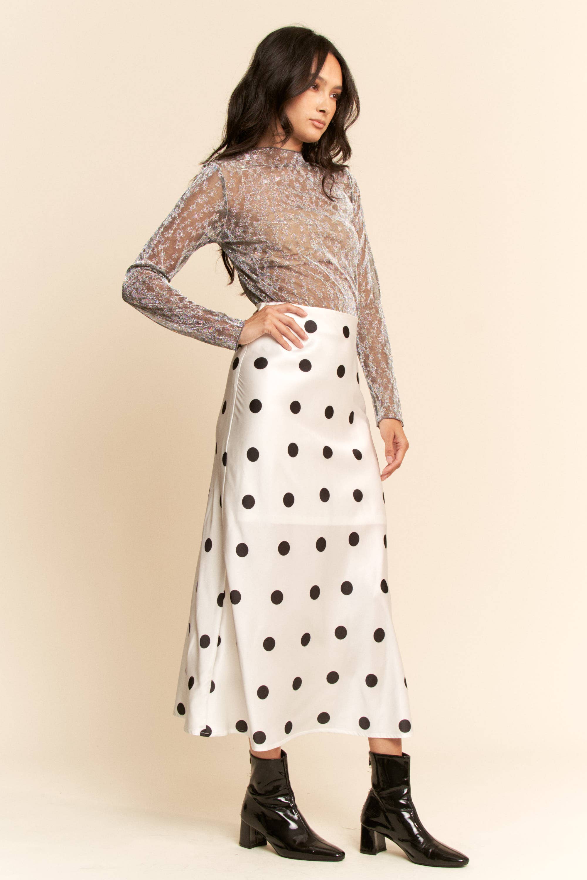 Davi & Dani - Vendita all'ingrosso Top in maglia - Donna - TOP A MANICHE LUNGHE IN TESSUTO METALLICO TRASPARENTE PLUS12