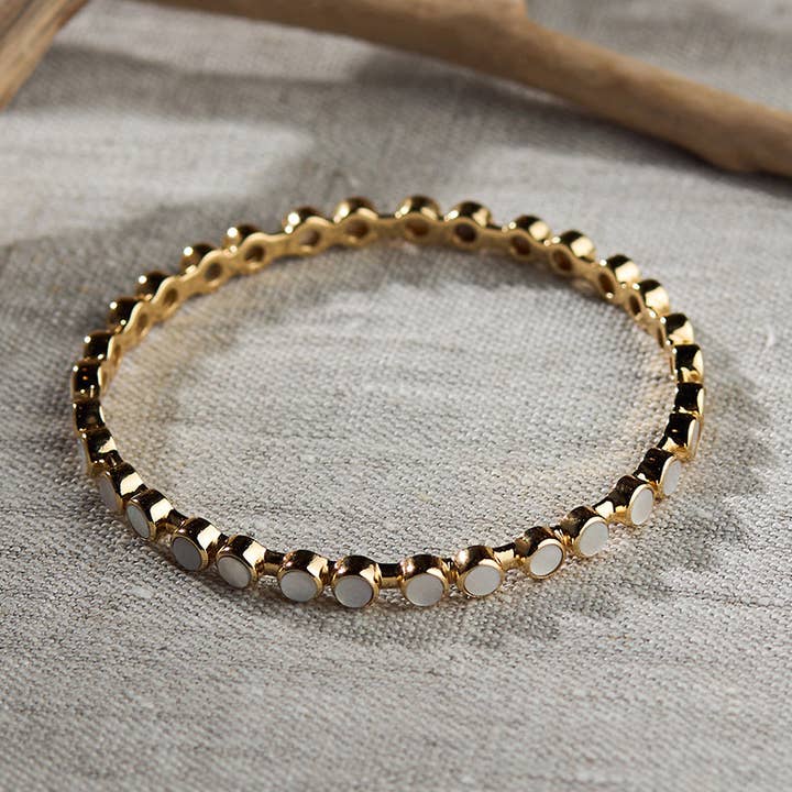 Brazalete tipo brazalete de madreperla para venta al por mayor de Laura Foote Designs