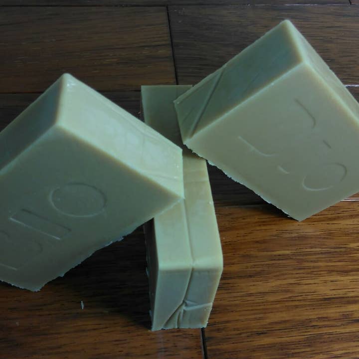 SOAP 80% OLIVE OIL/20% LAUREL BERRY OIL for wholesale by NODAL BEAUTÉ