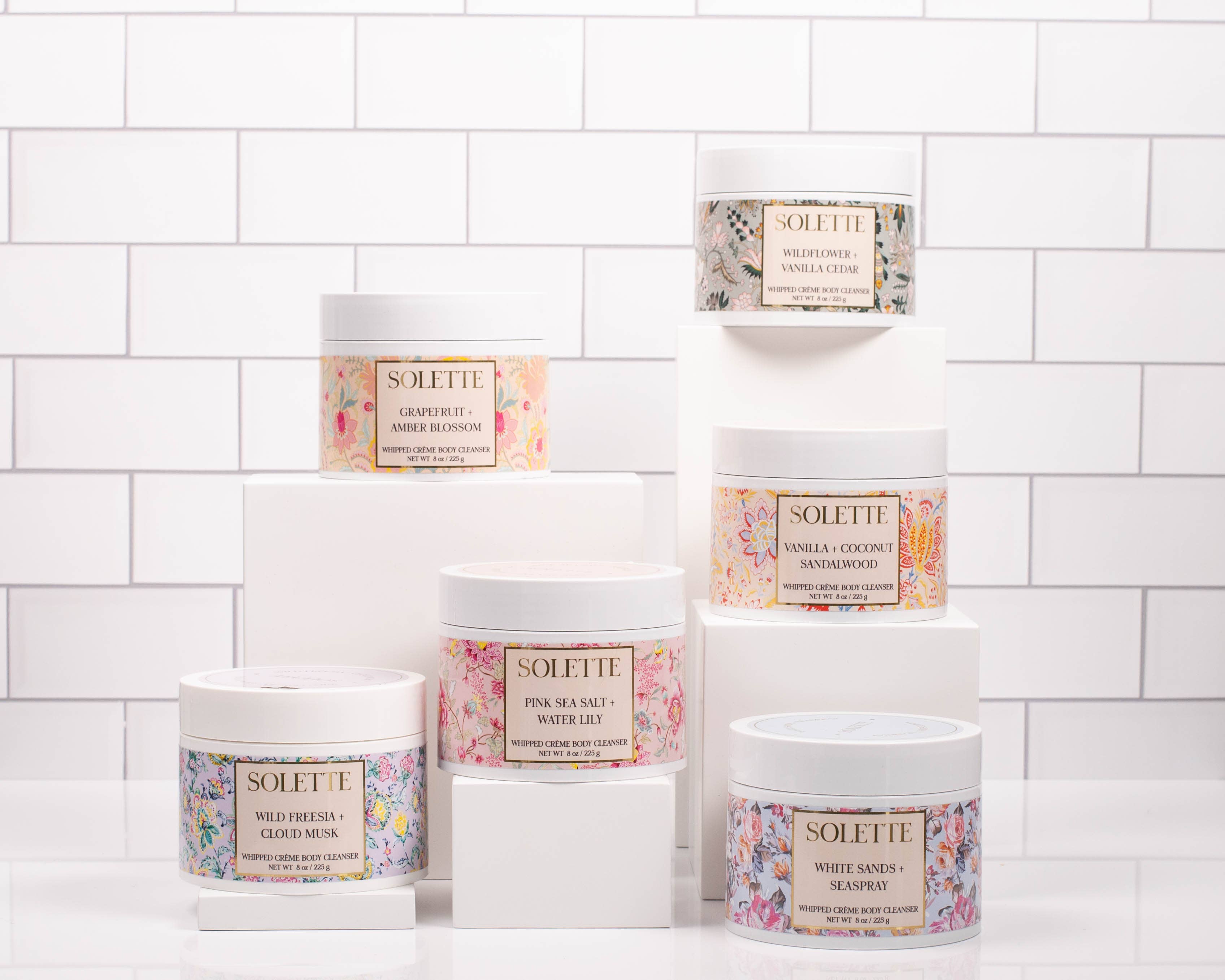 Solette - Vente Lotions corporelles/Gels douches - Nettoyant pour le corps à la crème fouettée au sel de mer rose et au nénuphar3