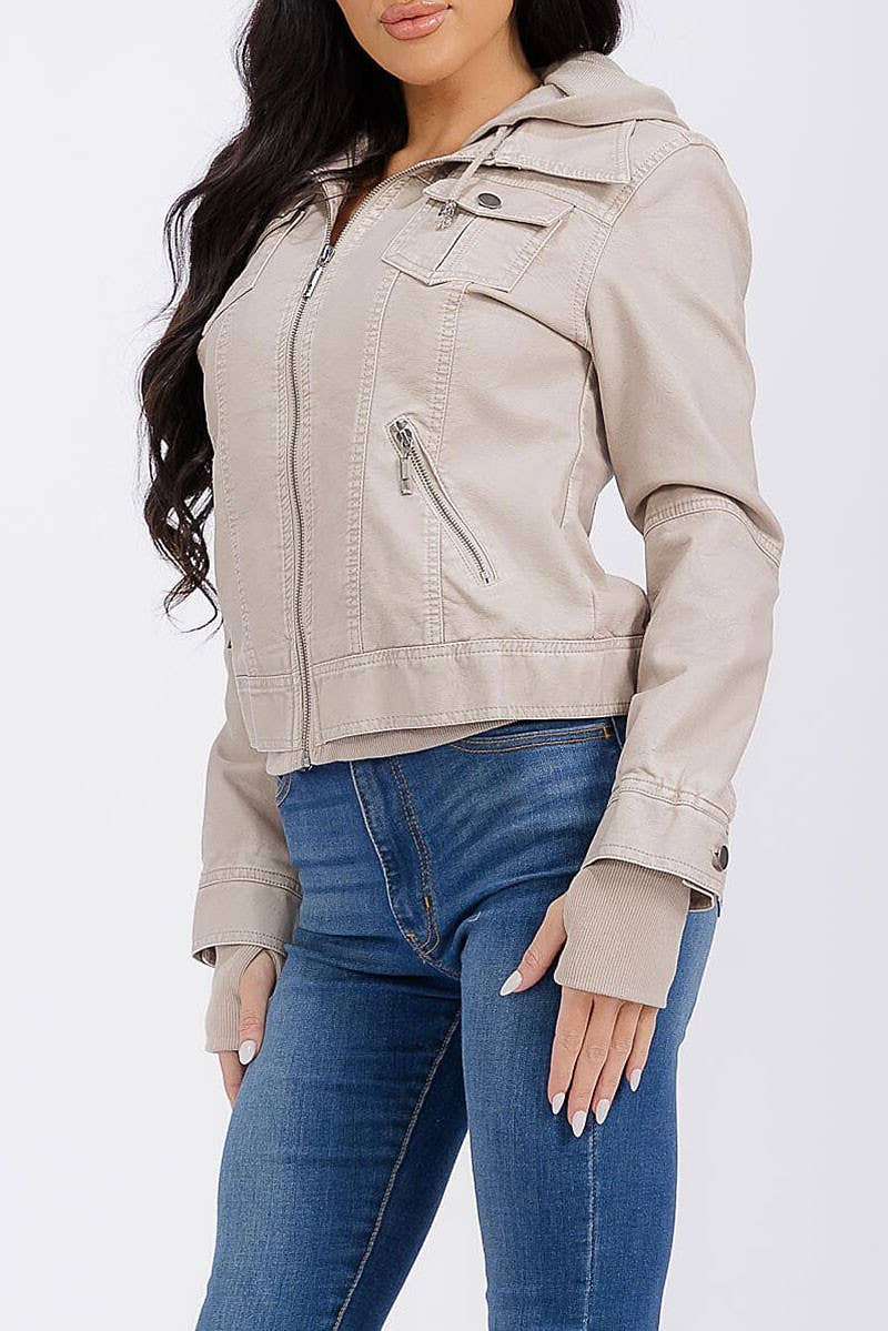 ROUSSEAU - Venta al por mayor Chaqueta de cuero - Mujer - CHAQUETA CON CREMALLERA, BOLSILLOS, CAPUCHA DESMONTABLE Y POLIPIEL PU11