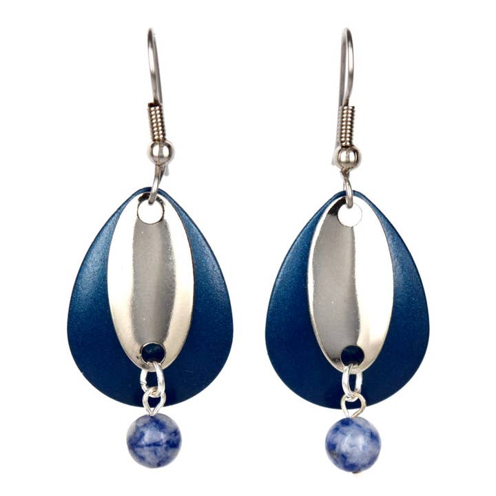 Eye Catching Jewelry - Vente Boucles d'oreilles pendantes - BOUCLES D'OREILLES BLEU FONCÉ AVEC PERLE DE LAPIS BLEUE