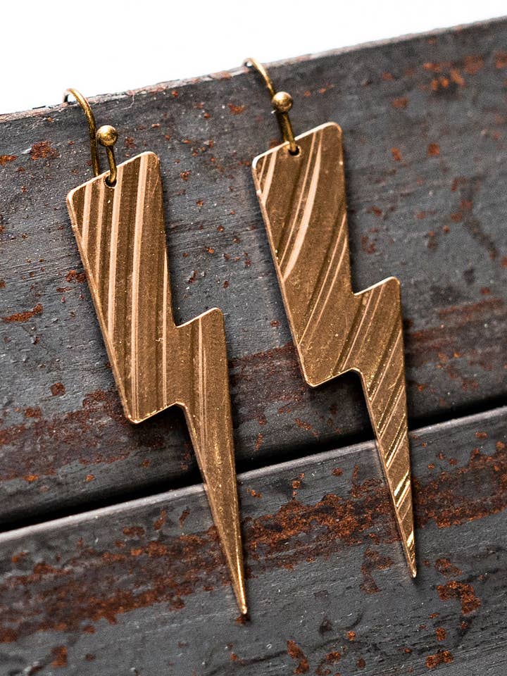 Bolt - Orecchini piatti recuperati per la vendita all'ingrosso da parte di Full Circle Co.