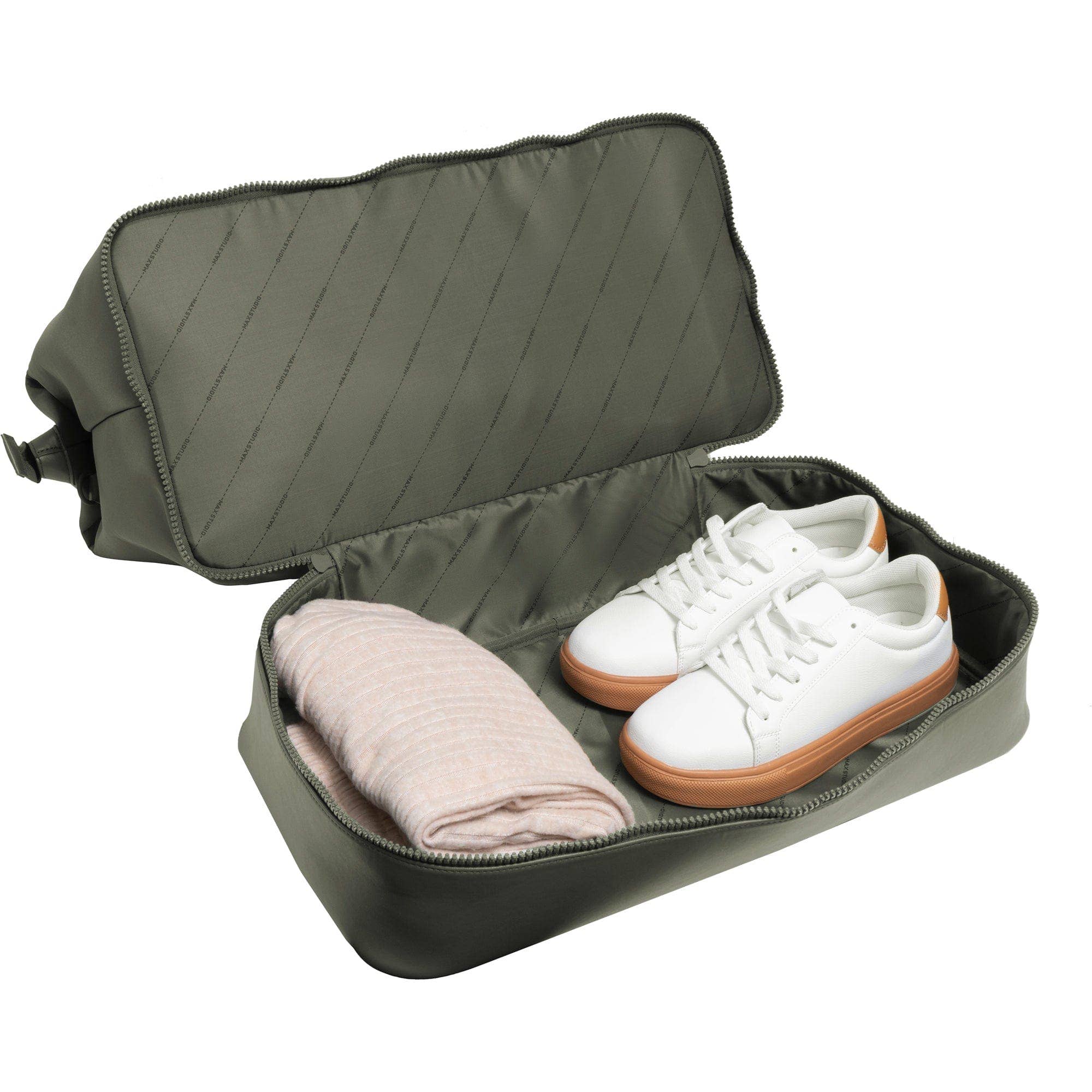 Magid - Wholesale Weekender Bag - Women's - Max Studio Sport Nylon & Faux Leather Drop Bottom Duffel Bag114