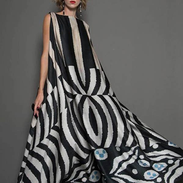 Robe longue sans manches à imprimé géométrique original pour la vente par UZ Wholesale Store