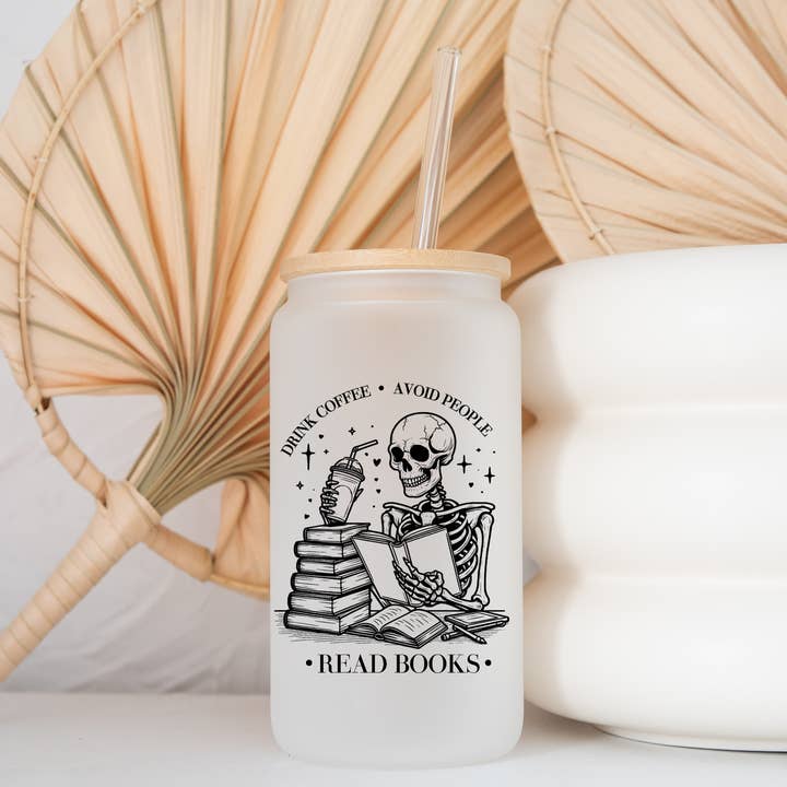 Bevi caffè, evita le persone, leggi libri - Bicchiere di vetro per la vendita all'ingrosso da parte di The Gift Genie LLC