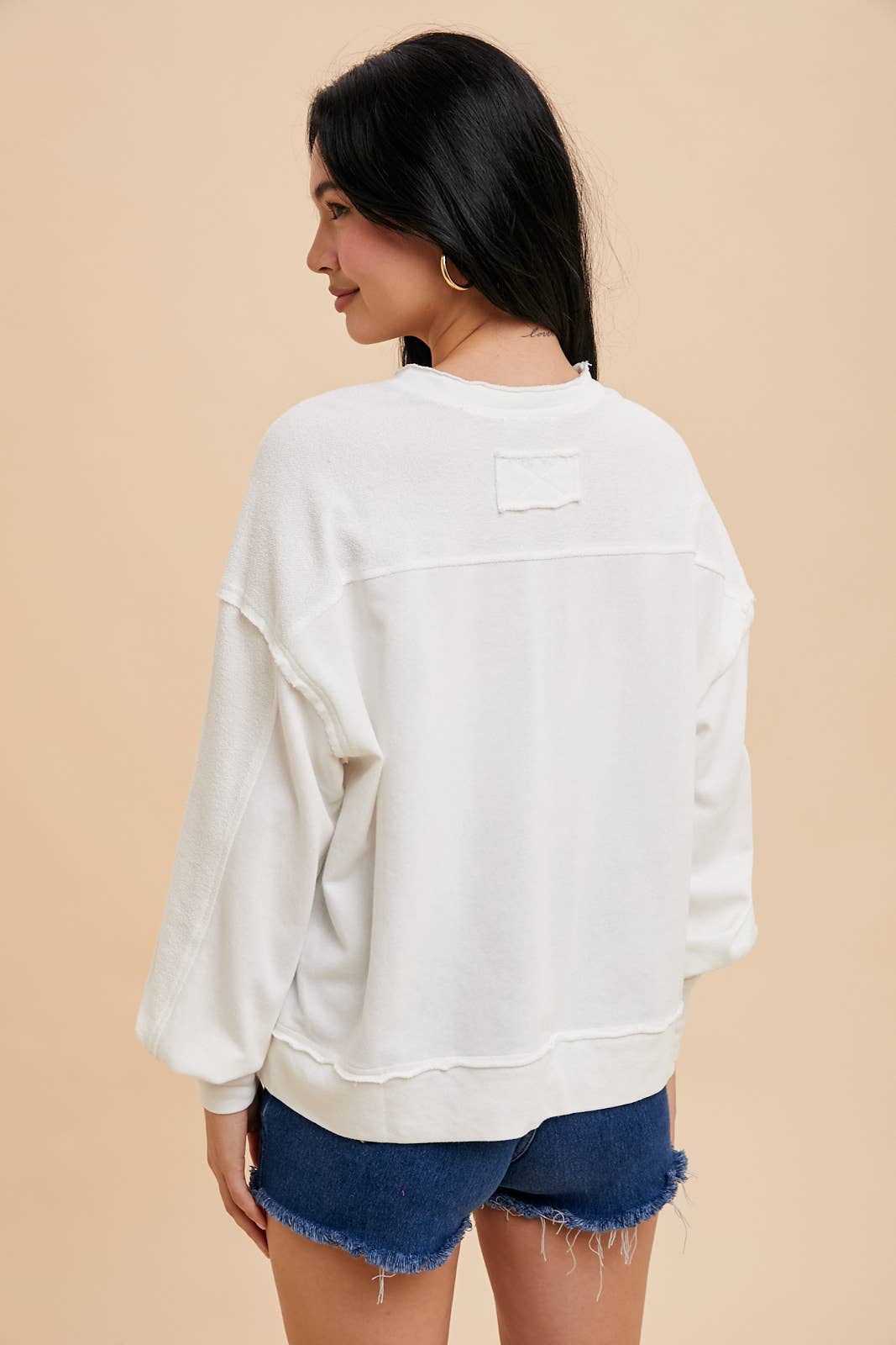 In Loom – Sweatshirt - Mulher por atacado – PULÔVER COM DETALHE DE ILHÓS6