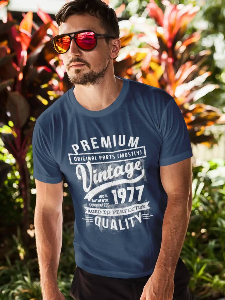 ULTRABASIC - Grafik-T-Shirt für Herren, 1977, Aged to Perfection, Geburtstagsgeschenk für den Großhandel von ULTRABASIC