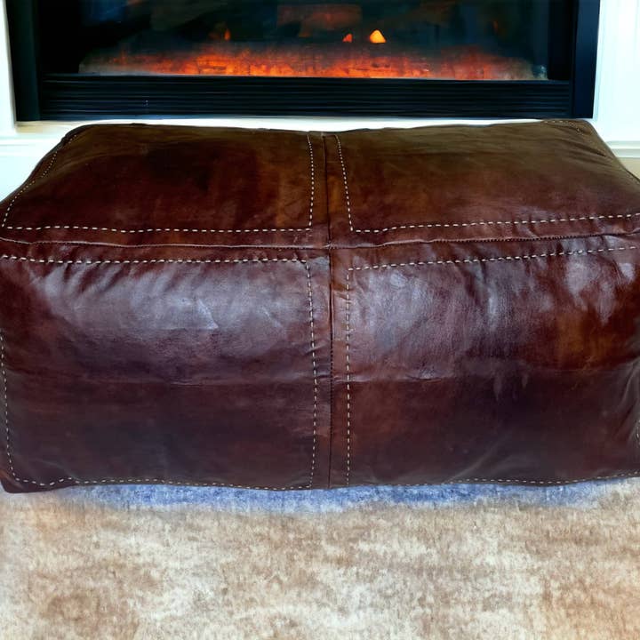 Marokkansk brun læderpuf med to sæder: Håndlavet komfort til dit hjem for engroshandel hos Moroccantastics