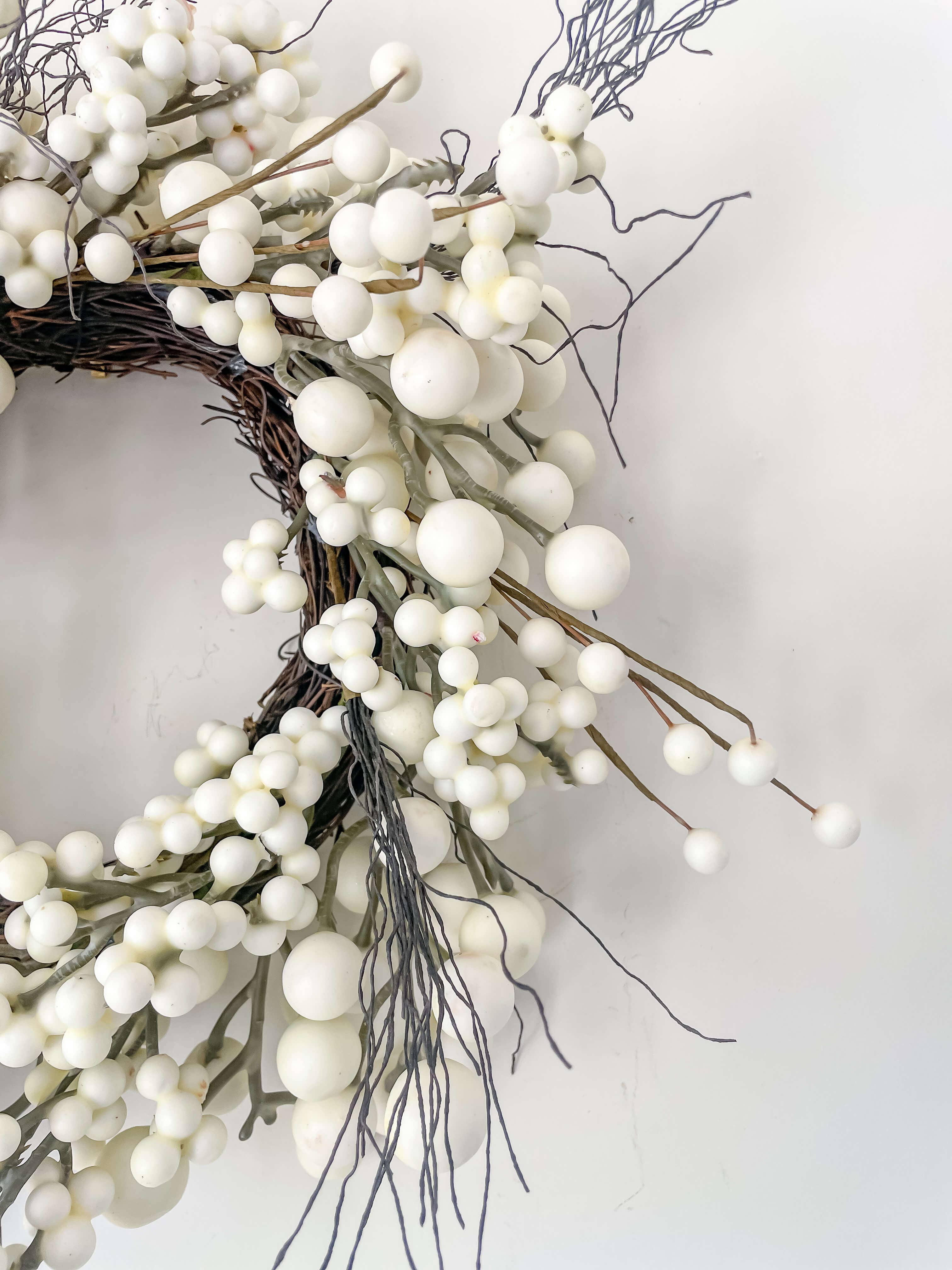 Hycroft Home Decor - Wholesale Wreath - Cream Ivory Berry Faux Christmas Wreath 14"3