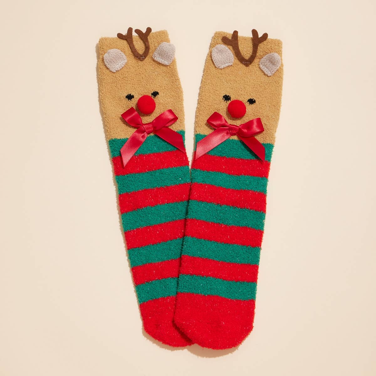 Sortiert Weihnachtliche Flauschsocken – Sortiment aus 4 Paaren als Weihnachtsgeschenk für den Großhandel auf Faire11
