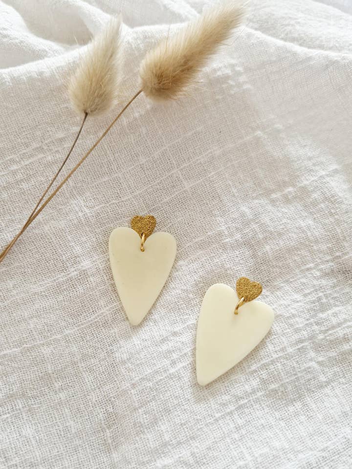 Mini heart earrings ecru for wholesale by Les Noeuds de Maman