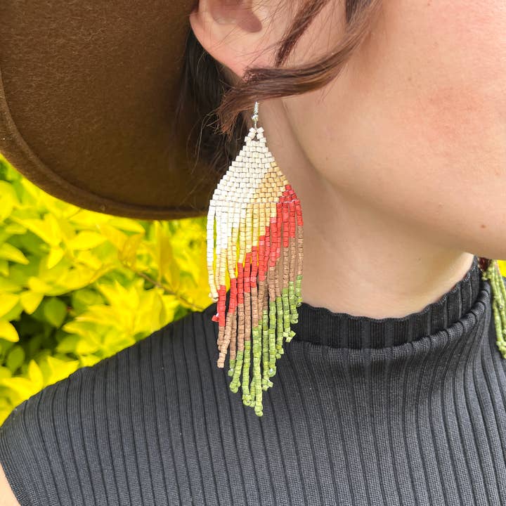 Boucles d'oreilles tendance au design ombré symétrique et élégant pour la vente par Los Colores de la Tierra