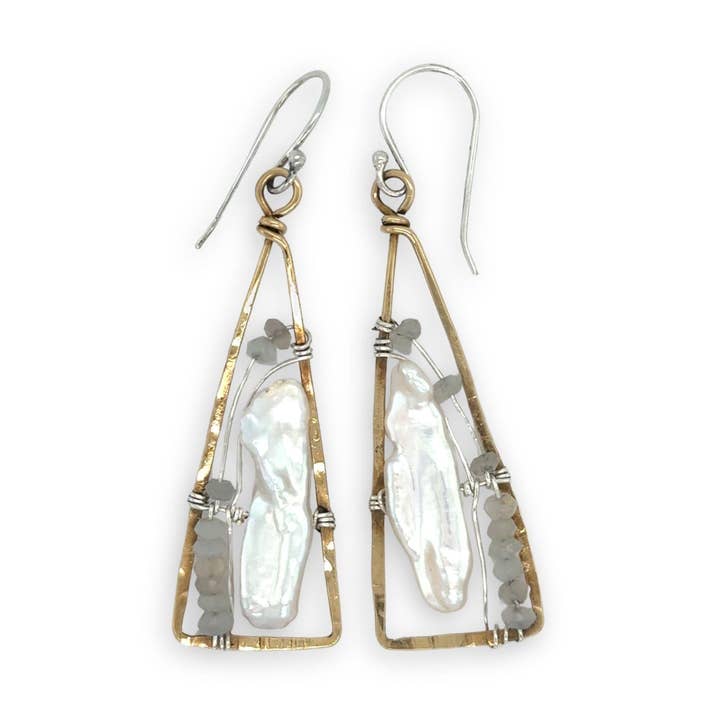 Pendientes de Pétalos de Perlas de Agua Dulce E78485 para venta al por mayor de Art by any Means Jewelry