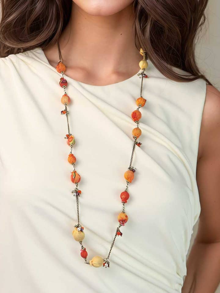 Collana di Perline Avvolte in Tessuto Fatto a Mano per la vendita all'ingrosso da parte di Culture Spot