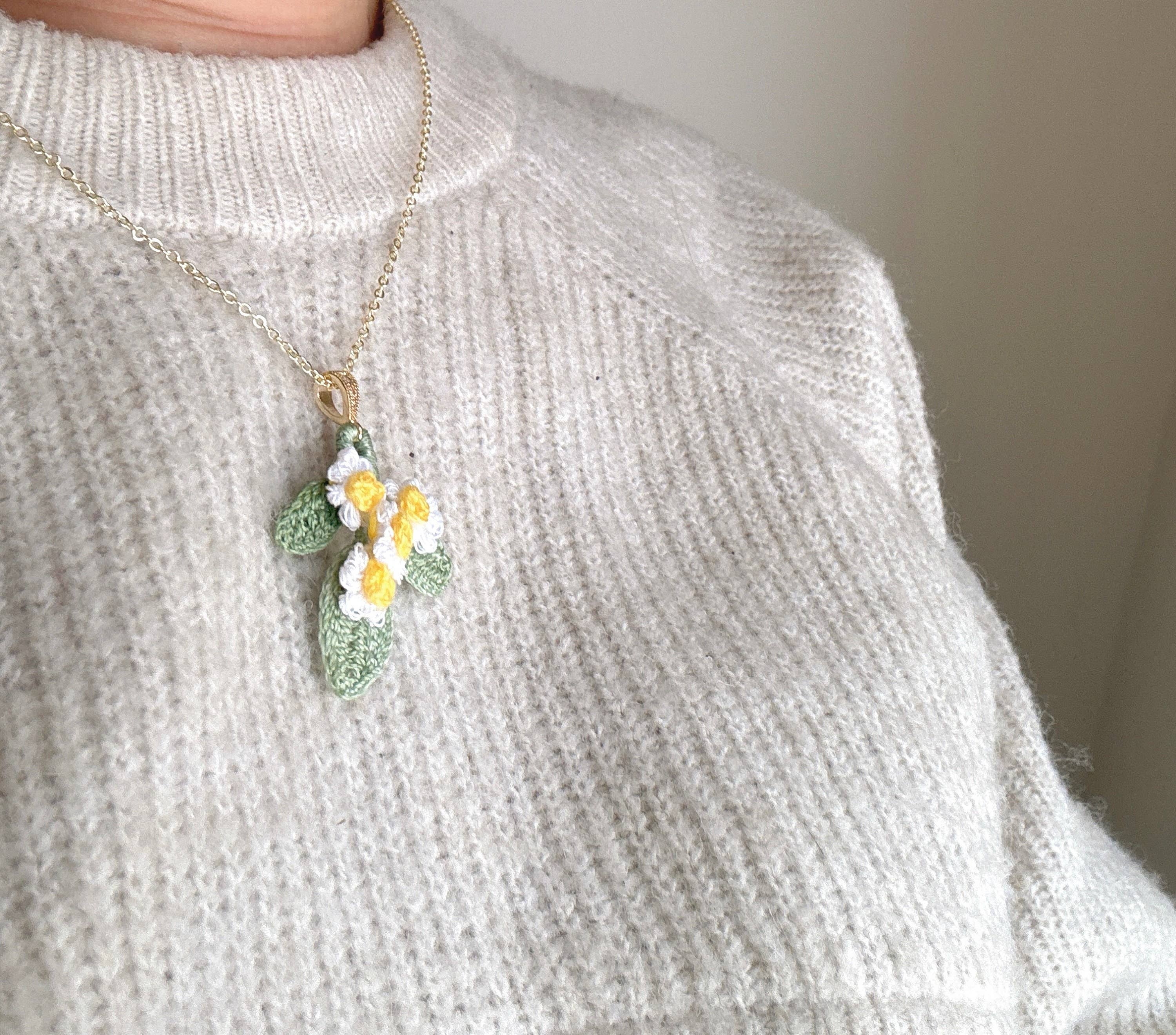 NYU NYU jewellery – Colar pingente/pendente por atacado – Colar de Flor de Margarida em Croché Joalharia Artesanal em Ouro 14k6