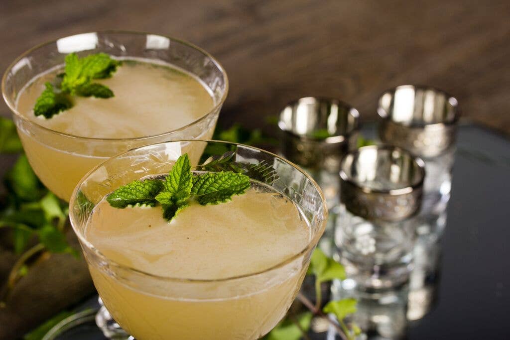 Sallie's Greatest - Wholesale Cocktail Mix/Syrup - 5 oz. Peach + Mint Simple Syrup1