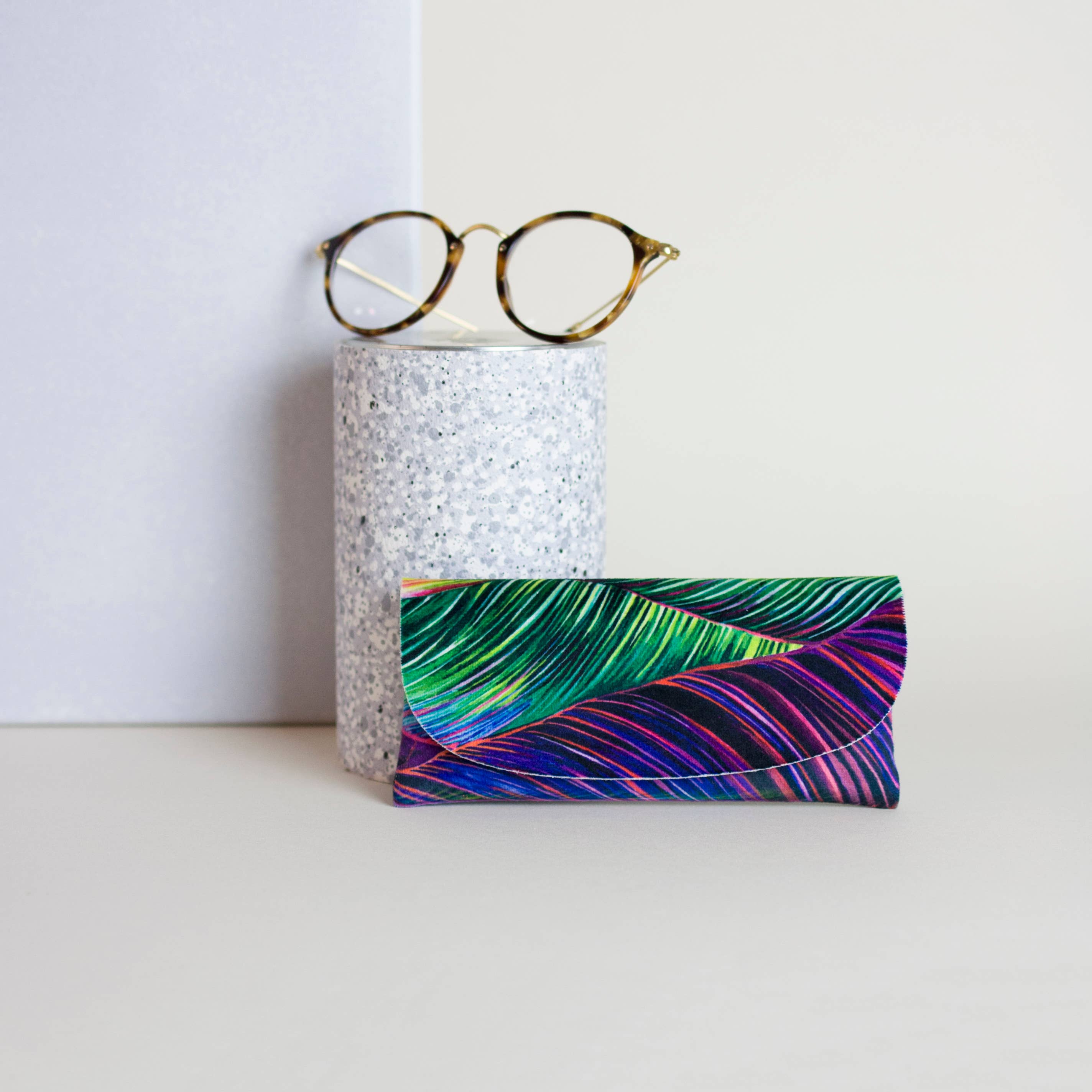 Yukka - Wholesale Eyewear Cases & Holders - Unisex - Midnight glasses case3