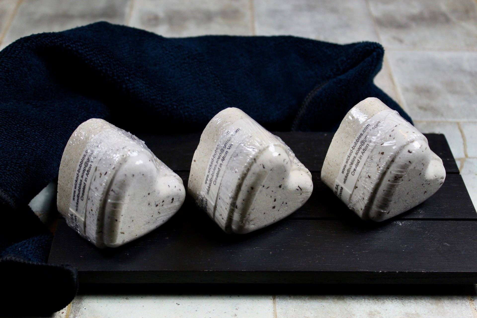 Wicked Bubbles LLC - Wholesale Bath Bomb/Fizz - Heart Bath bomb - 4.5 oz - Sinus relief6