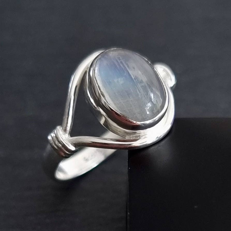 Mistry Gems – wholesale Single stone/solitaire ring – Unisex Oval Rainbow Moonstone Ring | 925 Sterling Silver2