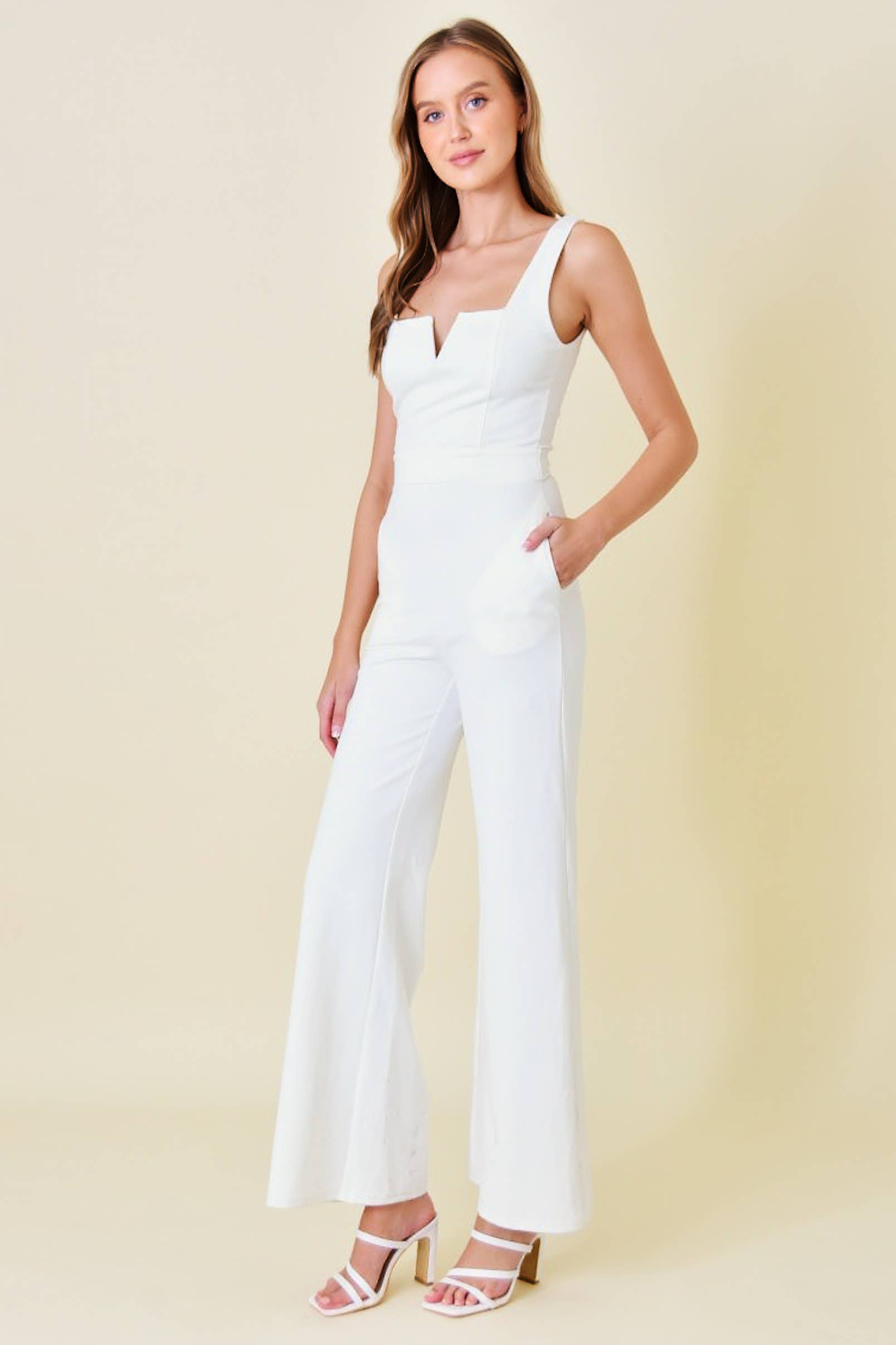 Fore Collection - Wholesale Jumpsuit - Women's - Sleeveless Fitted Jumpsuit With Pockets - PD6148AFOLN3