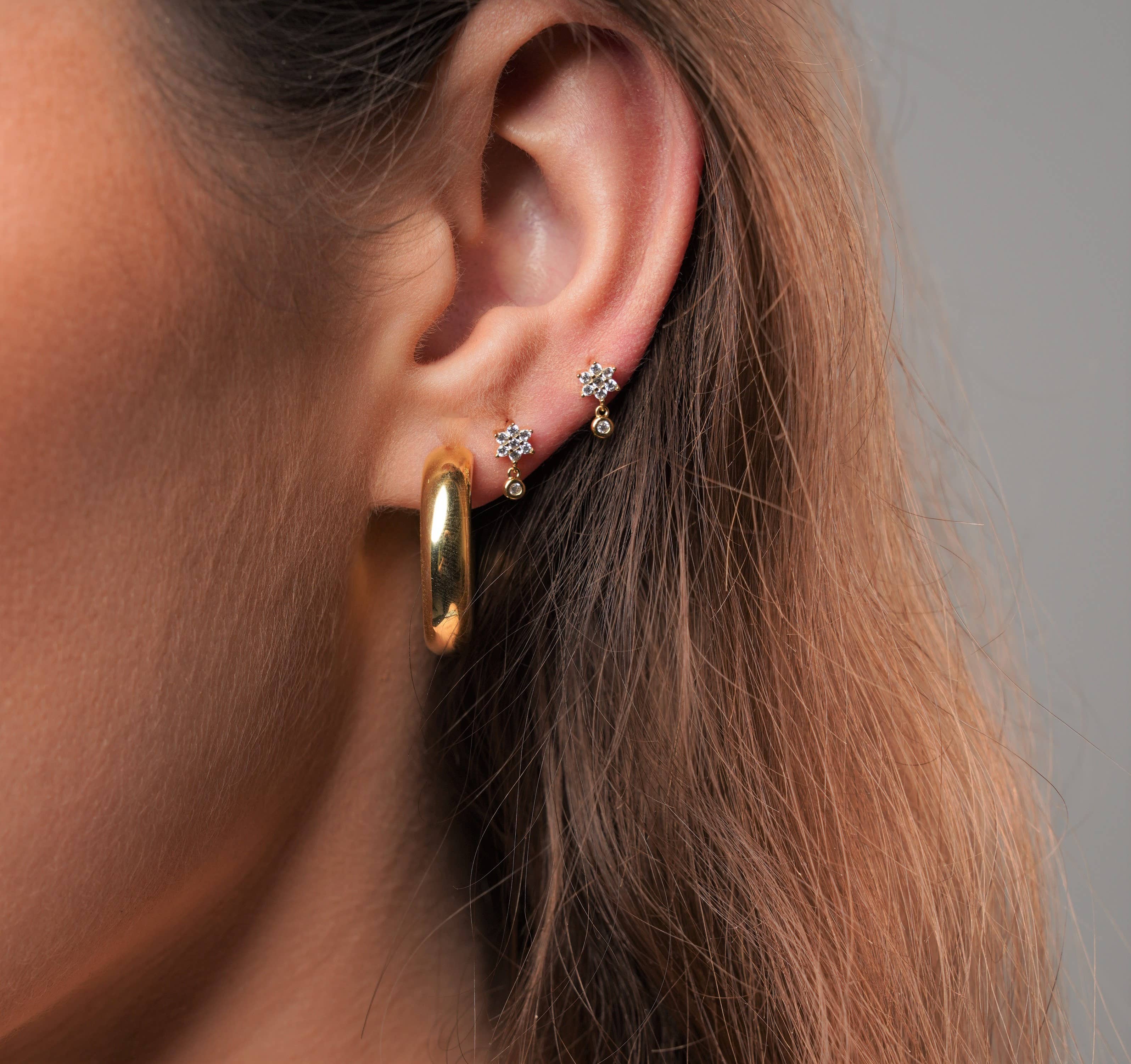 Diat – Großhandel Hoops – Große Creolen - goldene klobige Creolen - goldene Ohrringe2