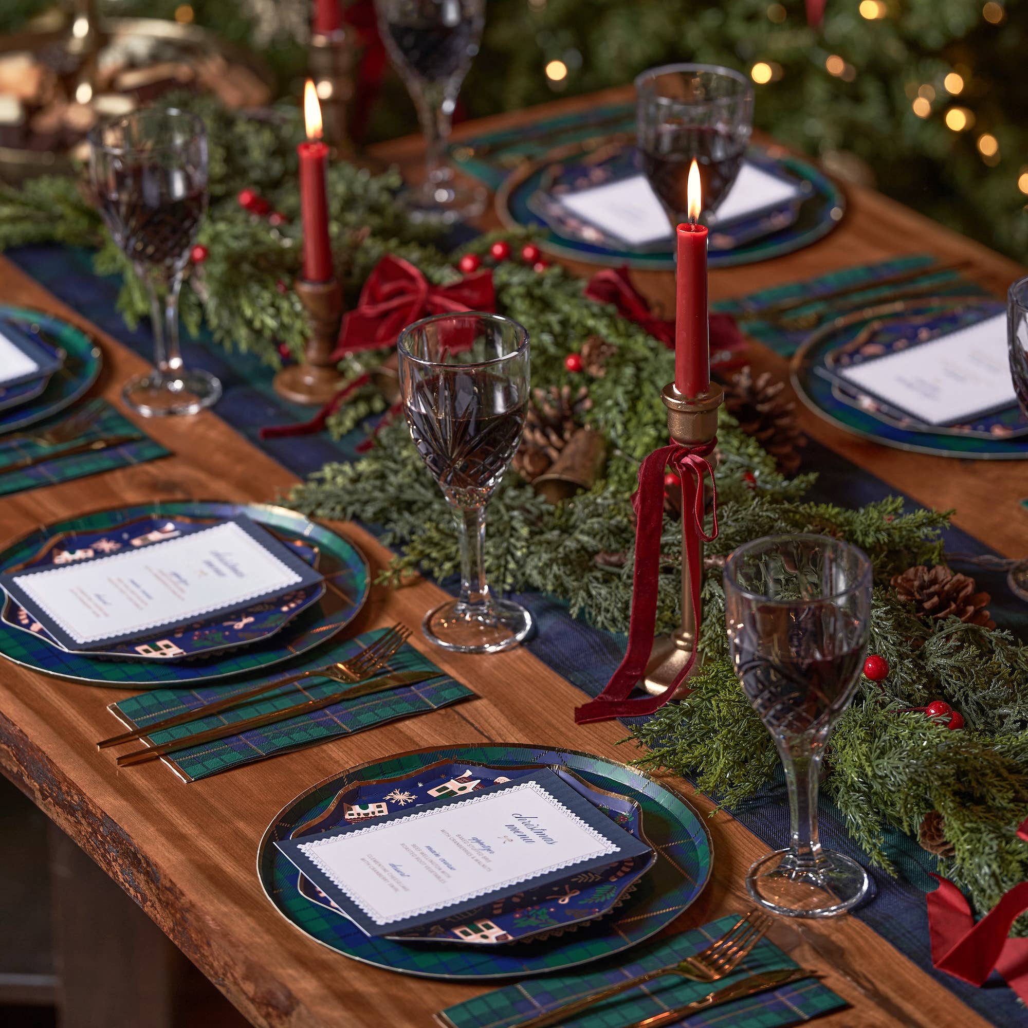 Harlow & Grey - Wholesale Disposable Plate - Tartan Christmas - Plaid Christmas Plates - Dinner Plate2