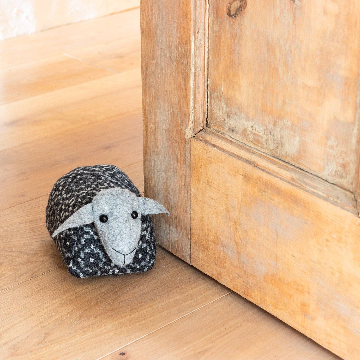 Melin Tregwynt – wholesale Door stop – Vintage Rose Doorstop Sheep2
