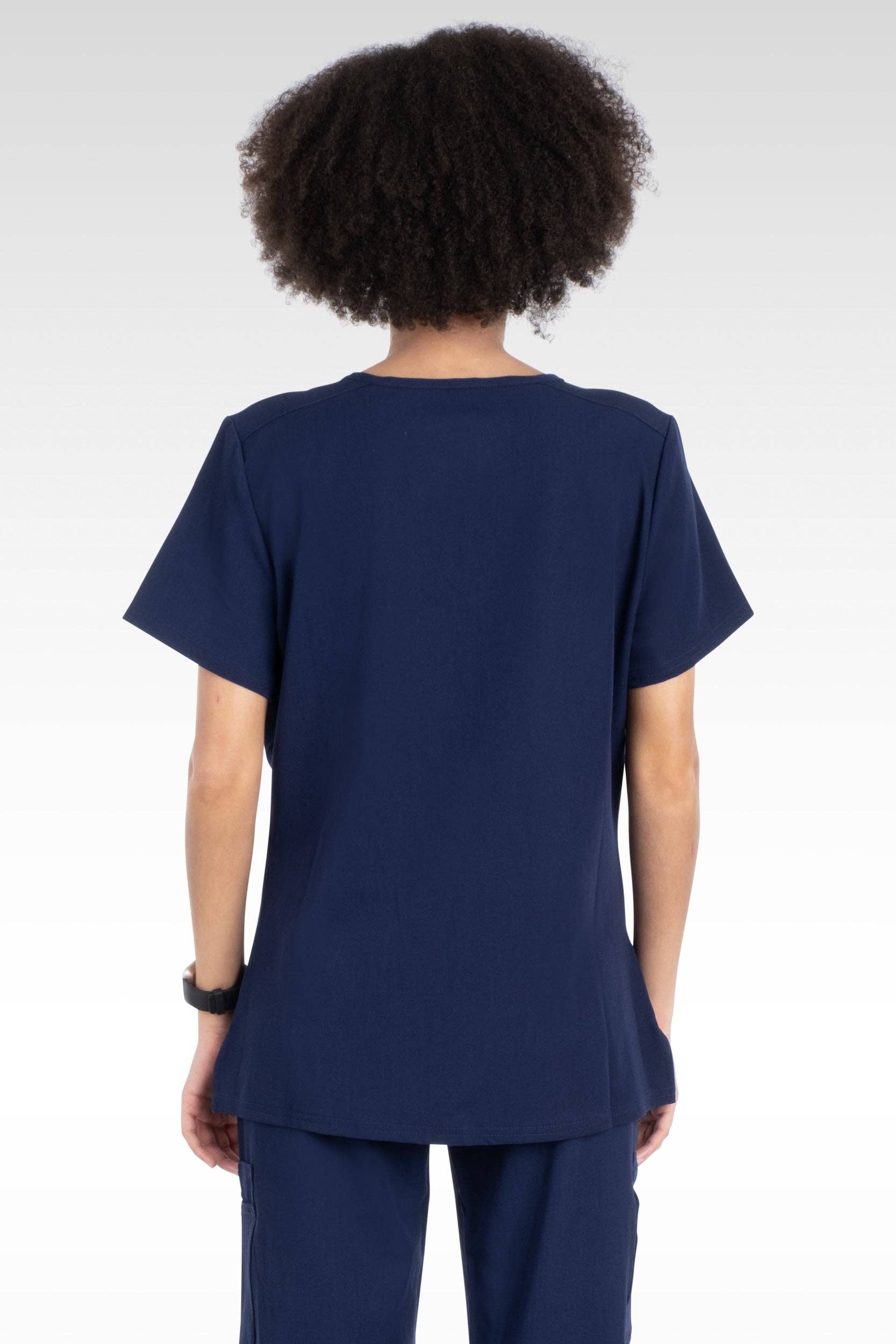 Aura Naturale - Wholesale Uniform voor gezondheidszorg - Dames - Kara Dames Ronde Hals Scrubstop met 4 Zakken (94002)20