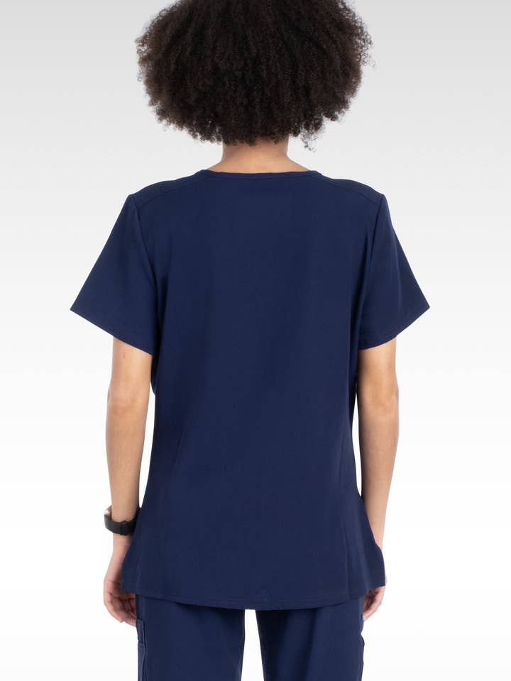 Aura Naturale - Wholesale Uniform voor gezondheidszorg - Dames - Kara Dames Ronde Hals Scrubstop met 4 Zakken (94002)20