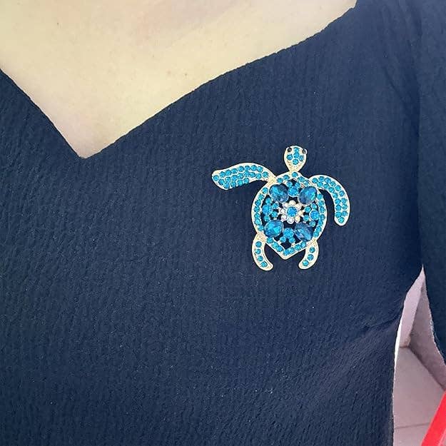 Magnifique Hearts - Vente Broches - Broche Tortue en Cristal Élégante - Strass Bleu Étincelant2