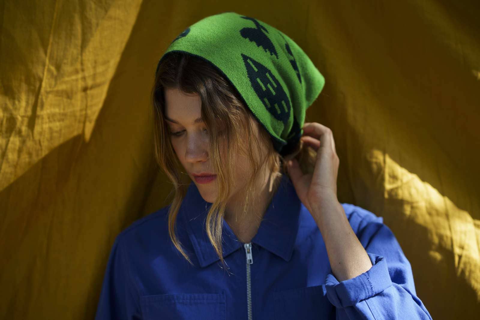 Donna Wilson – wholesale Scarf – Unisex – Green Sprig Neckerchief2