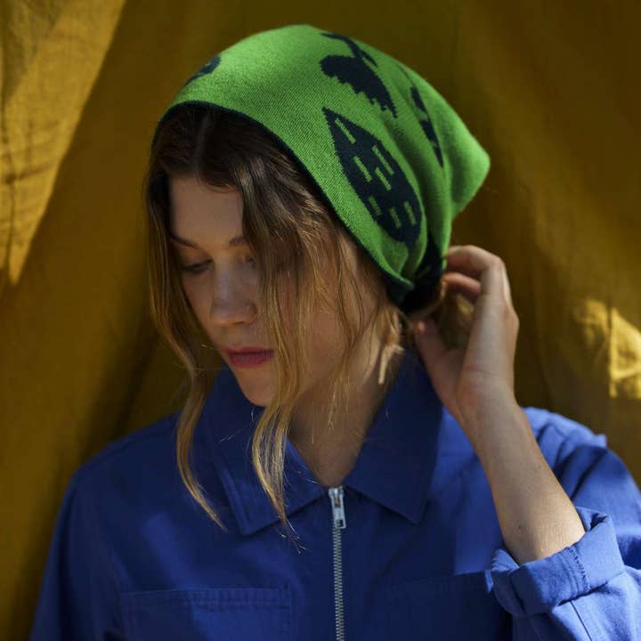 Donna Wilson – wholesale Scarf – Unisex – Green Sprig Neckerchief2