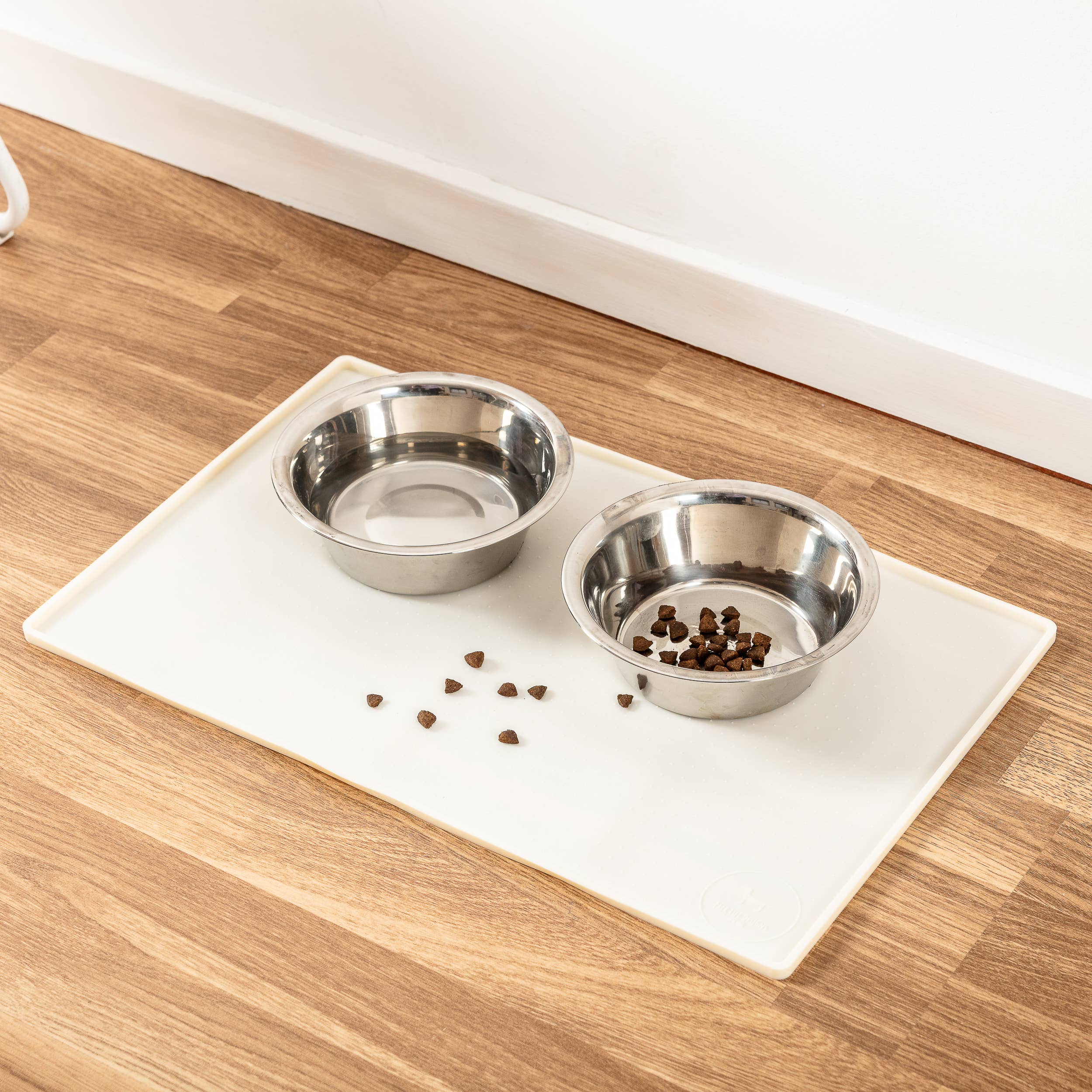 Park Life Designs - Venta al por mayor Esterilla para comedero de mascotas - Perros - Tapete de silicona para mascotas sin desorden12